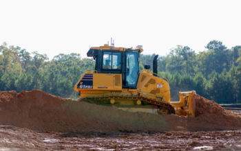 Komatsu D61PXi-24 شيول